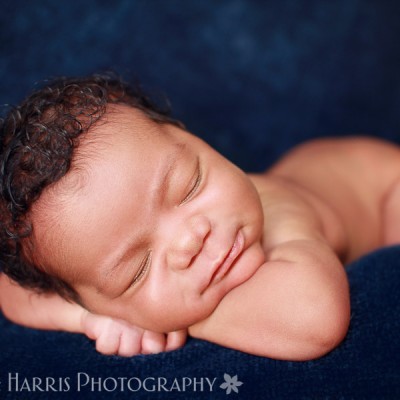 Naked-newborn-portrait